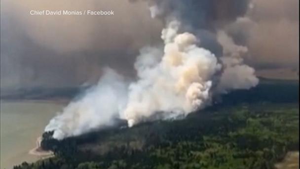 Smoke from Canadian wildfires cross border into US