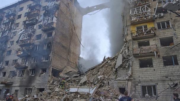 More than a dozen killed in Russian strike on Ukraine