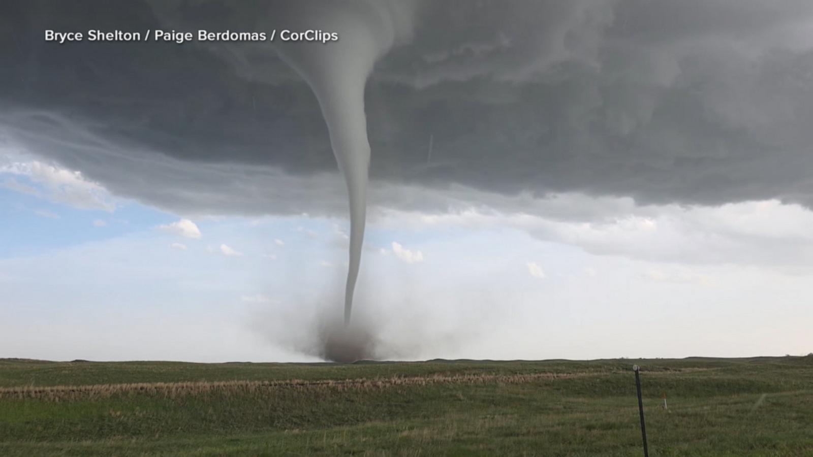 VIDEO: Tornado outbreak slams Heartland