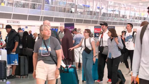 Record-breaking numbers on the roads and skies as Americans travel home