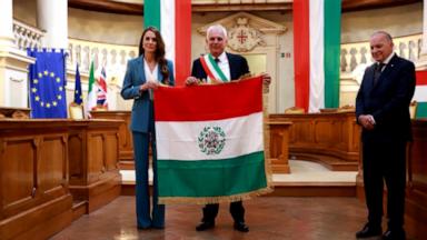 VIDEO: Princess Kate welcomed during solo Italy trip