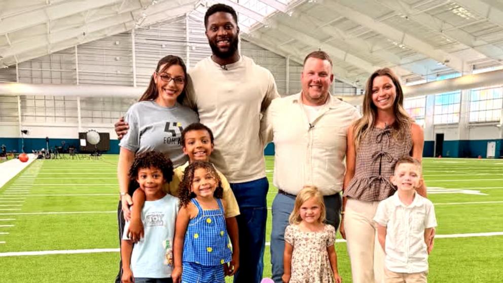 VIDEO: Jaguars' Josh Hines-Allen surprises deserving dad