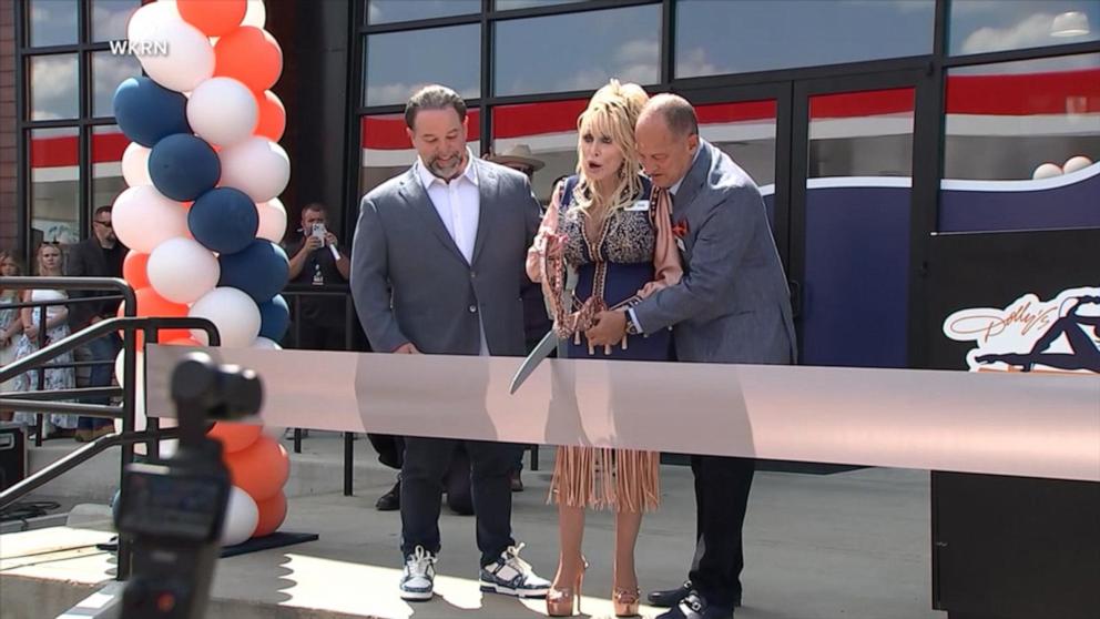 VIDEO: Dolly makes surprise appearance at truck stop opening