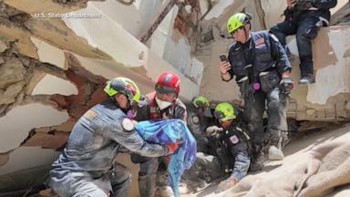 VIDEO: Rescuers search for survivors in Venezuela