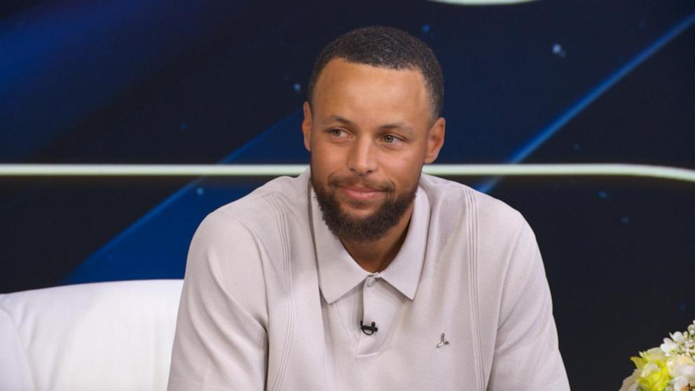 Stephen Curry wins humanitarian award