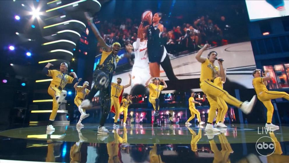 VIDEO: Savannah Bananas debut first-ever song on the ESPYs stage