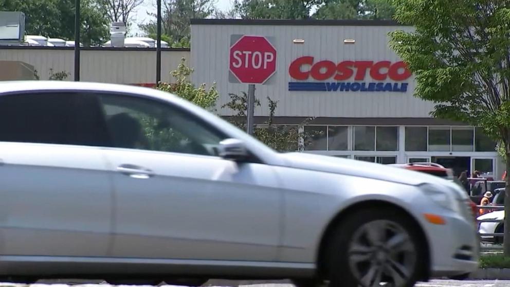 VIDEO: Costco shoppers’ parking struggles go viral