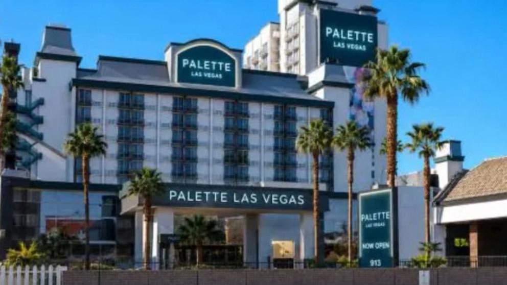 VIDEO: Vegas tourists share hotel booking cautionary tale