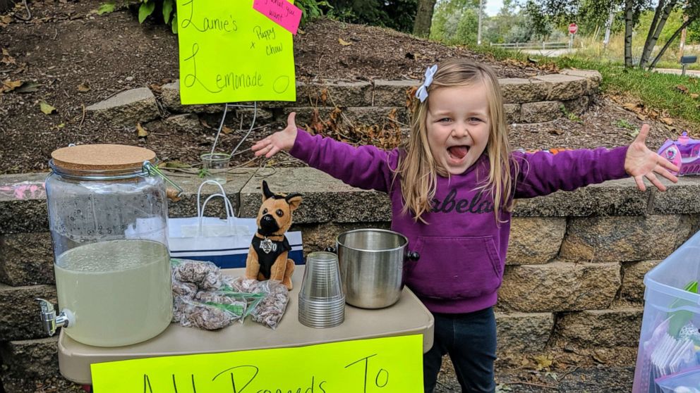 PHOTO: Lainie Stephens raised $754 by selling snacks and lemonade during her family's three-day-long garage sale to help the Germantown Police Department.