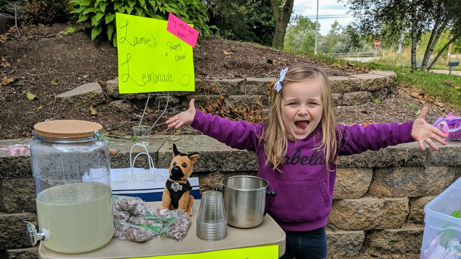 PHOTO: Lainie Stephens raised $754 by selling snacks and lemonade during her family's three-day-long garage sale to help the Germantown Police Department.