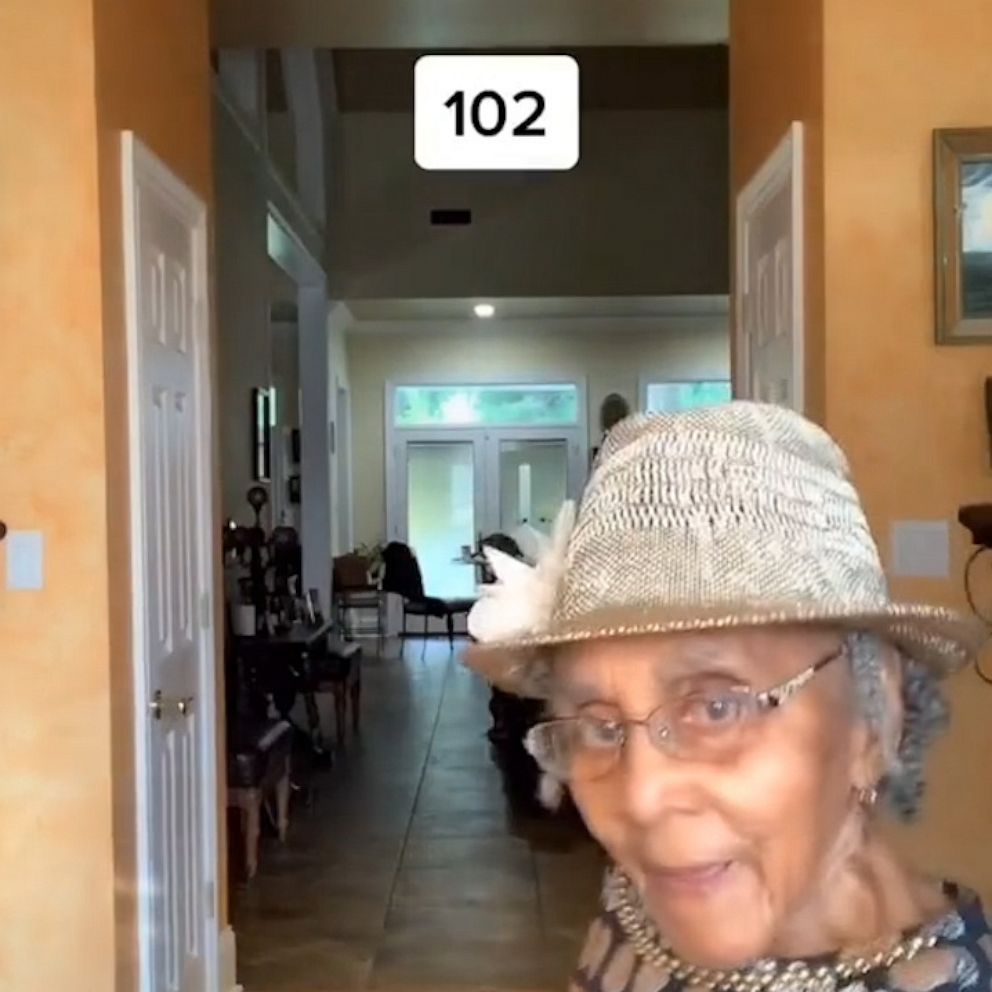 VIDEO: Sweet video shows 4 generations of family, including 102-year-old great grandma 