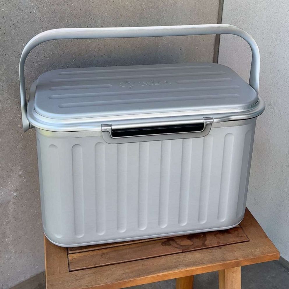PHOTO: The Oyster Tempo cooler with handle.
