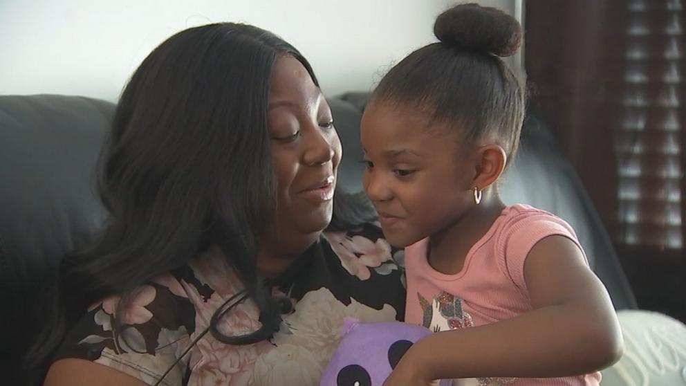 PHOTO: Jessica Reddick holds her 5-year-old daughter Zoey.