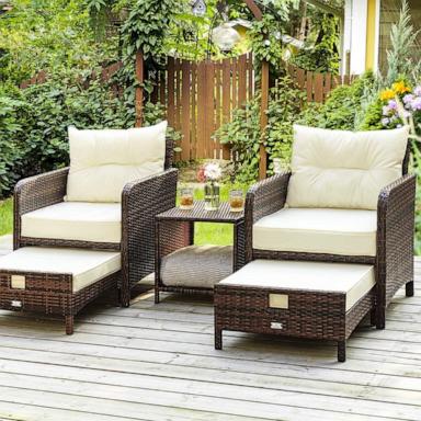 PHOTO: Pamapic 5 Pieces Patio Furniture Set