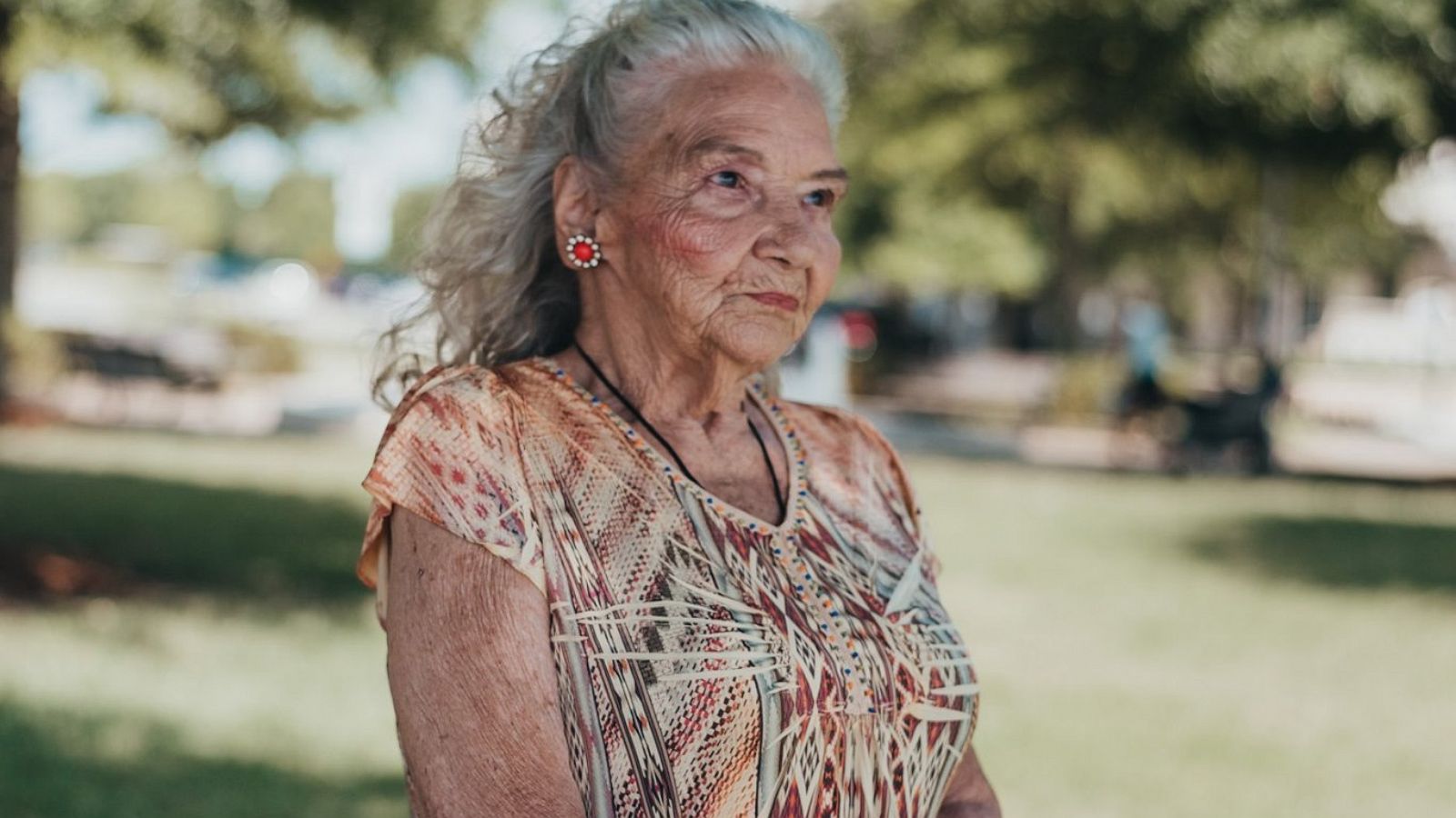 PHOTO: 90-year-old Elizabeth Pullen waits to meet the daughter she placed for adoption 70 years earlier.