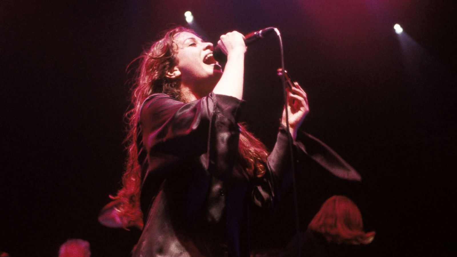 PHOTO: Alanis Morissette performs in 1995.