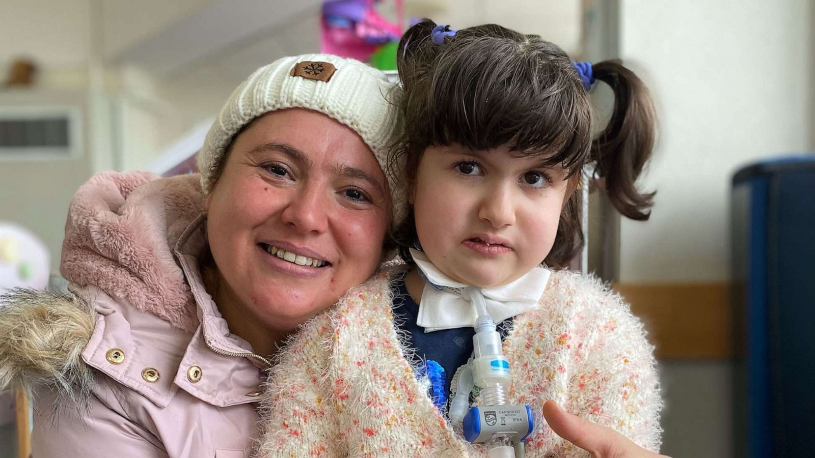 PHOTO: Sabiha Aoudia with her daughter Alice Cloe.