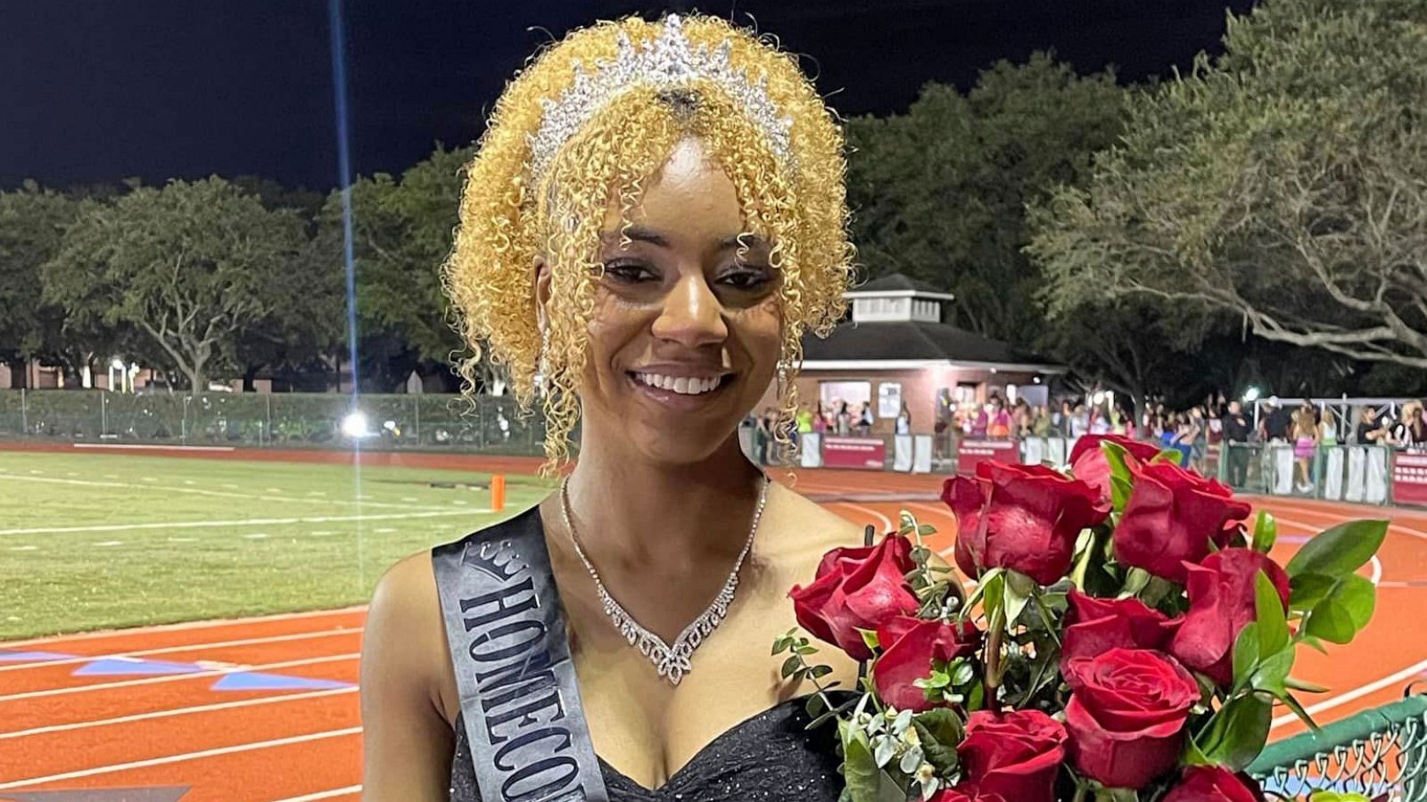 South Carolina teen elected first Black homecoming queen in school's  history - ABC News