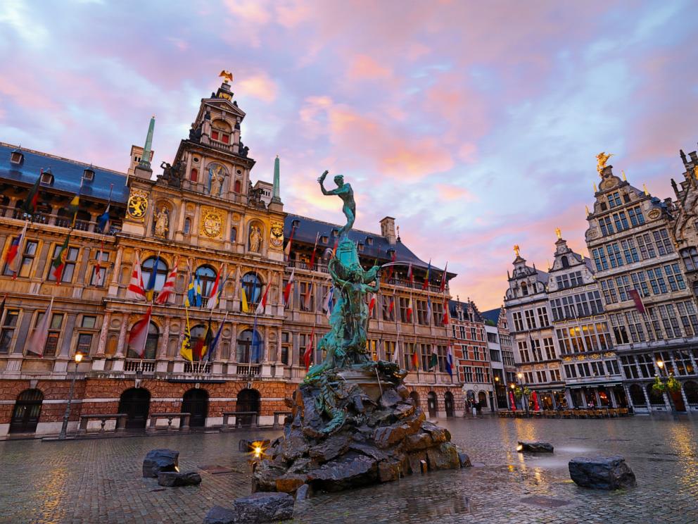 PHOTO: Brabo Fountain in the City Square, Antwerp, Belgium.