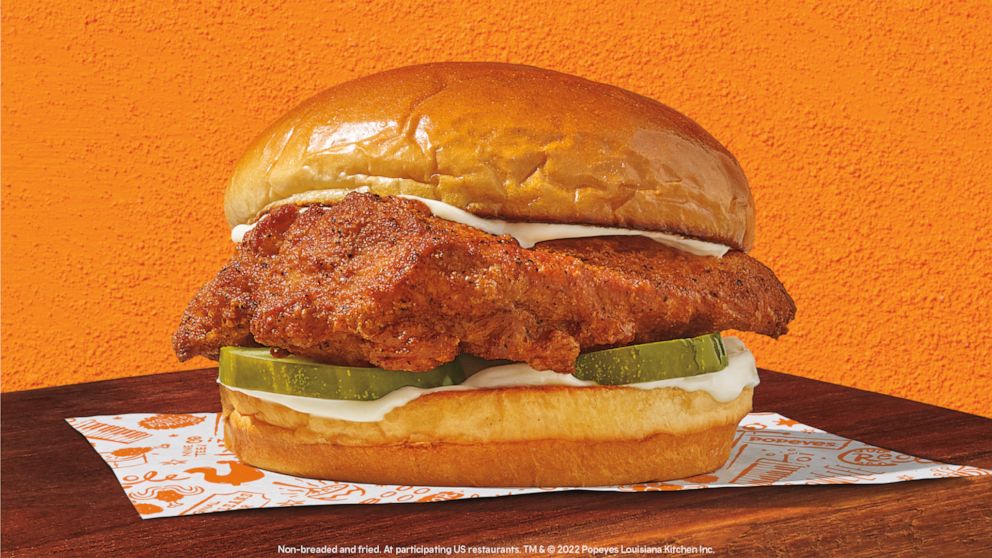 VIDEO: How to make Popeyes chicken sandwich at home