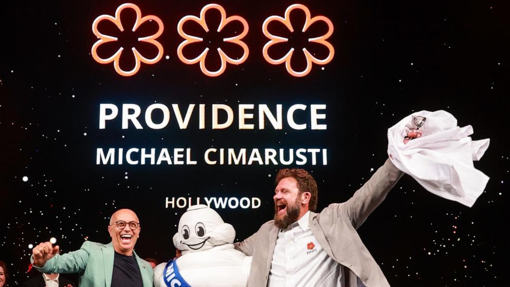 PHOTO: Co-owners Donato Poto and chef Michael Cimarusti at the MICHELIN Guide California 2025 awards ceremony.