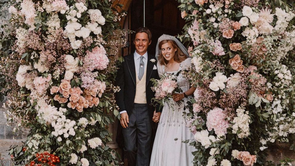 PHOTO: Princess Beatrice and Edoardo Mapelli Mozzi leave The Royal Chapel of All Saints at Royal Lodge after their wedding, in Windsor, Britain.