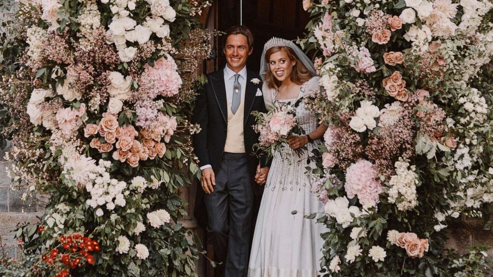 PHOTO: Princess Beatrice and Edoardo Mapelli Mozzi leave The Royal Chapel of All Saints at Royal Lodge after their wedding, in Windsor, Britain.