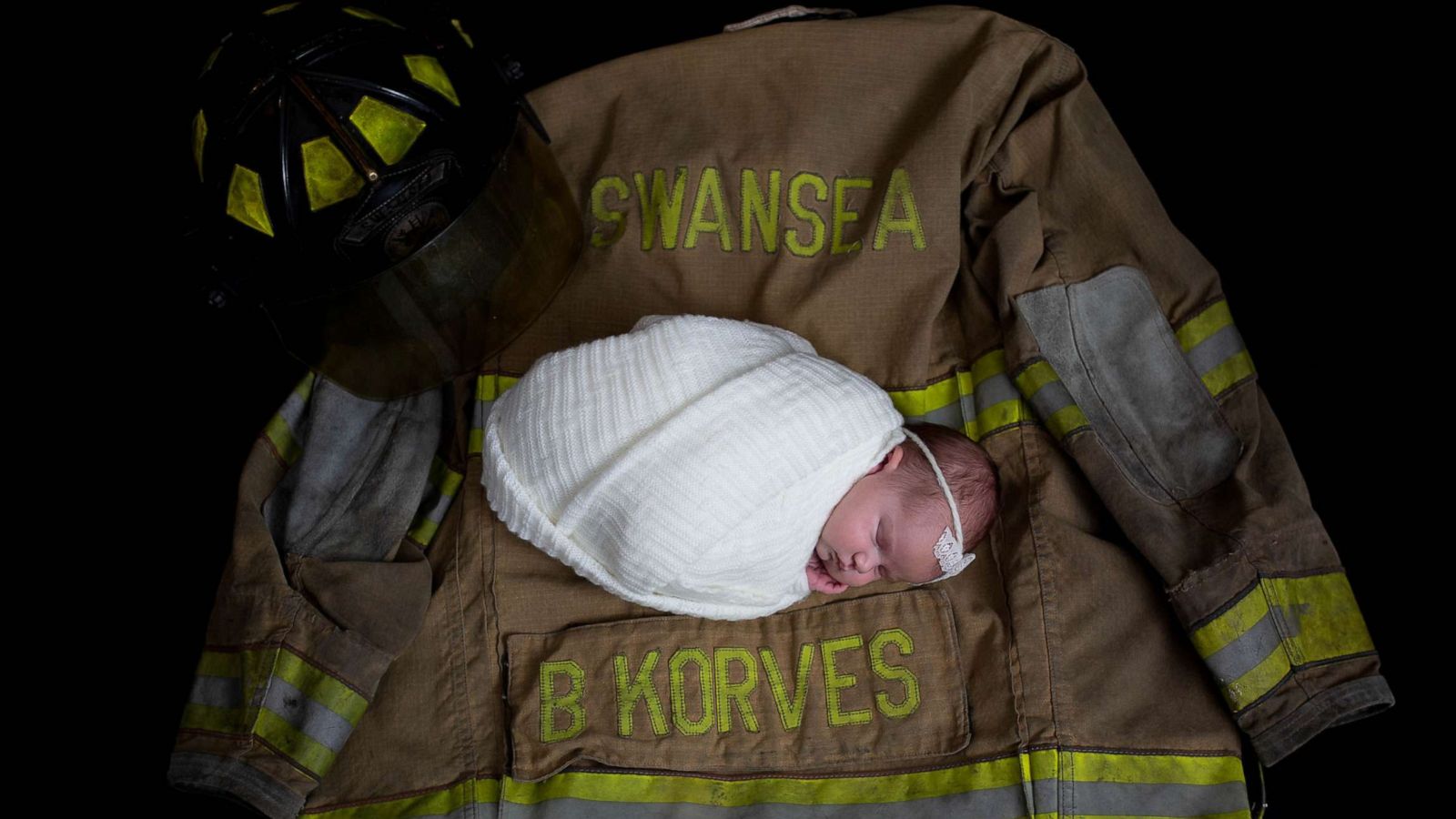 PHOTO: Baby Brett sleeps on her late father's coat.