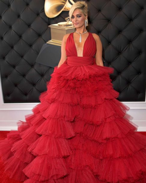 variabel Bi forening Bebe Rexha stuns in red Grammys gown after being called 'too big' to dress:  'I just want other girls to love their bodies' - Good Morning America