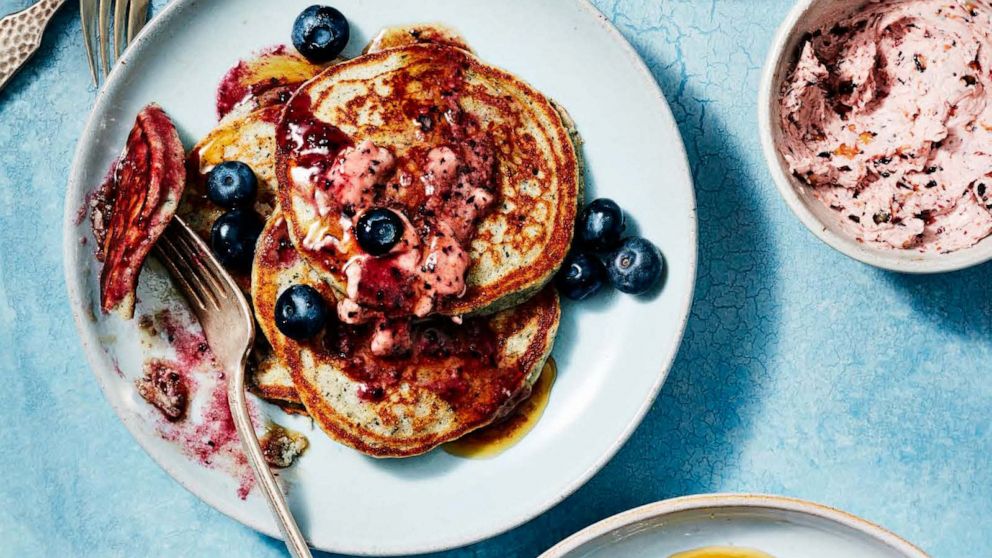 VIDEO: Make Jesse Tyler Ferguson's blue cornmeal pancakes recipe