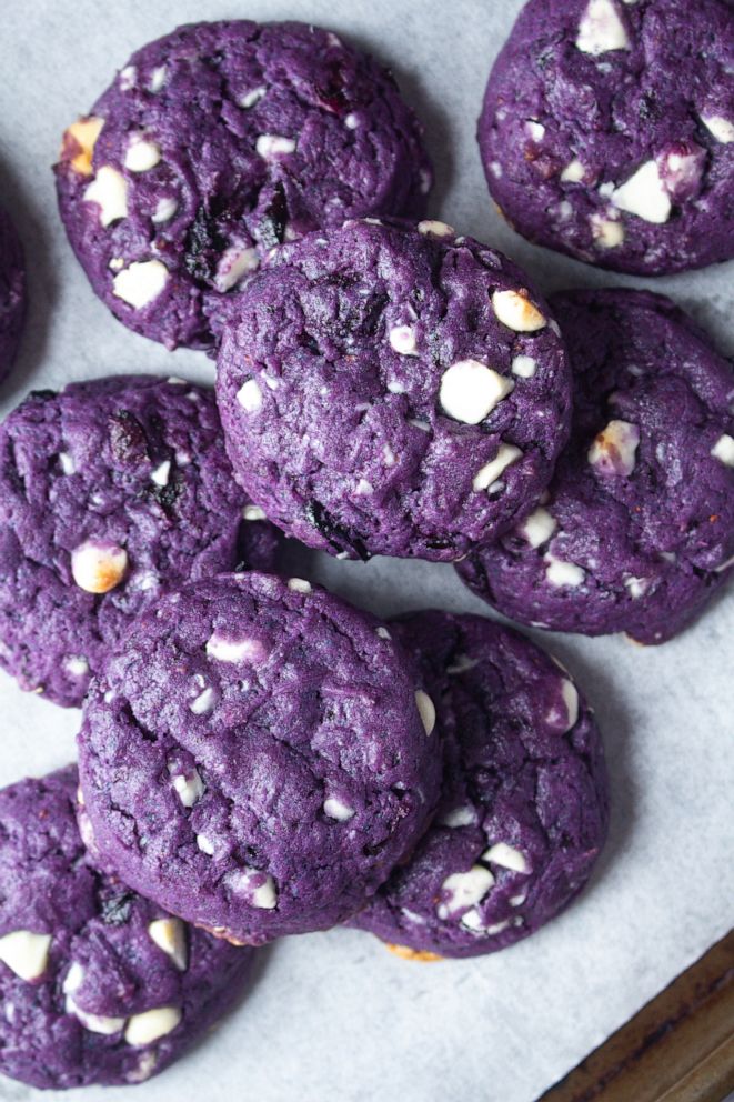 PHOTO: Vegan blueberry cookies with white chocolate chips from Justine Snacks.