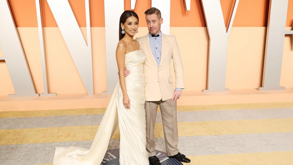 Brenda Song and Macaulay Culkin attend the 2025 Vanity Fair Oscar Party Hosted By Radhika Jones on March 02, 2025 in Beverly Hills, California.