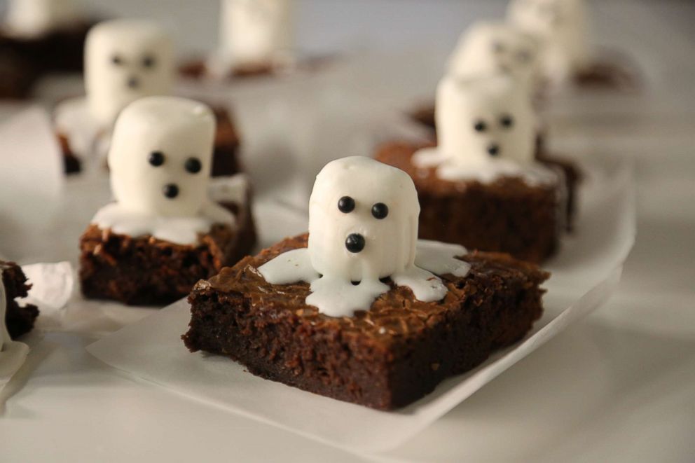 PHOTO: GMA made the 'Ghost Peep Brownies' recipe from Betty Crocker for Halloween.