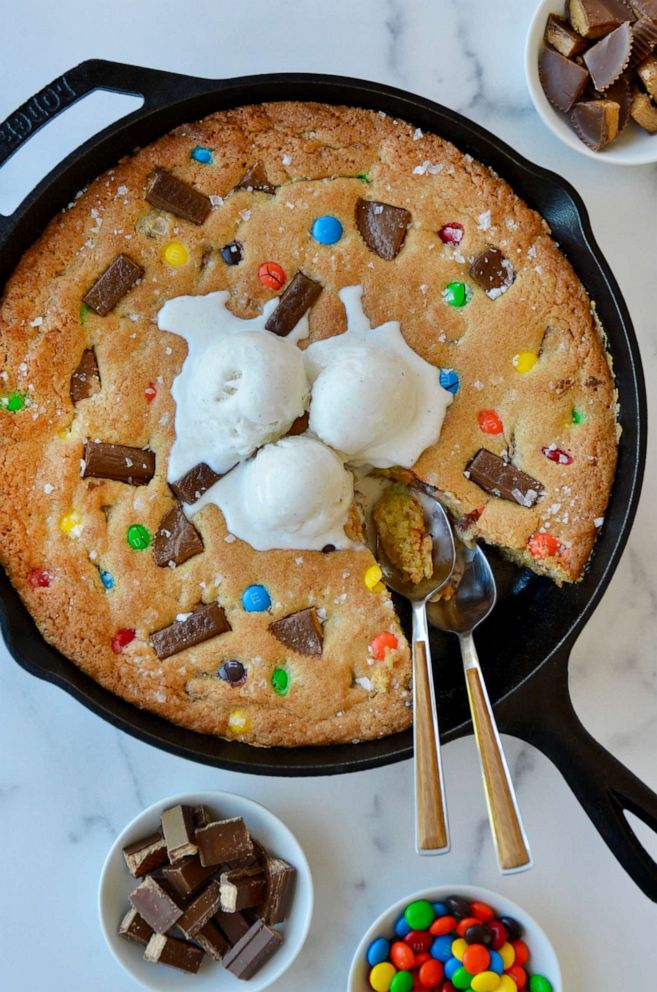 PHOTO: Candy skillet cookie.