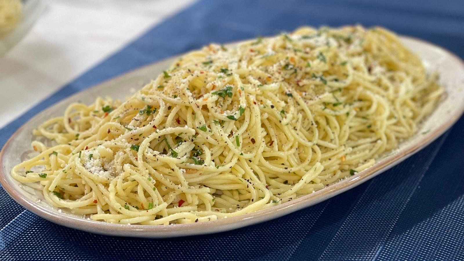 PHOTO: Real Housewife Caroline Manzo drops by "GMA3" to share one of her favorite pasta dishes.