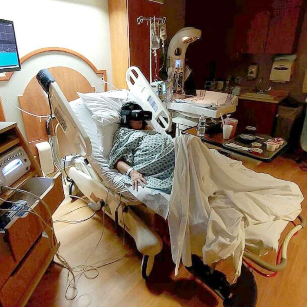 VIDEO: Mom gives birth wearing virtual reality headset and says it eased the pain of labor