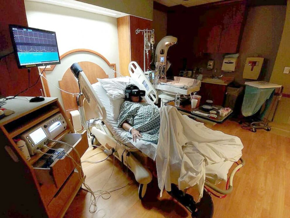 PHOTO: Erin Martucci, of New York, used virtual reality while in labor with her daughter Catherine.