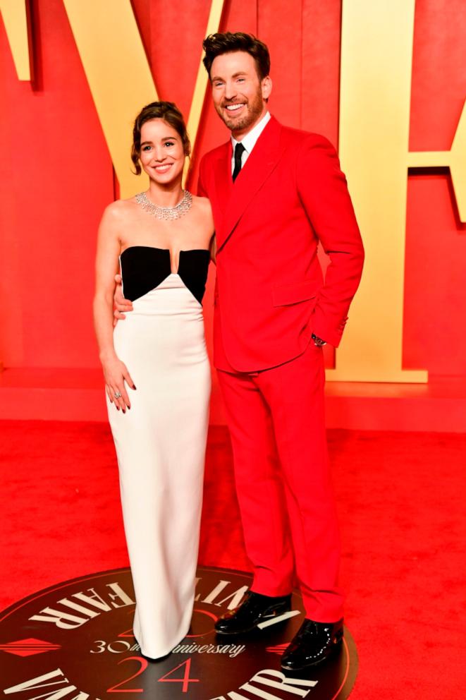 PHOTO: Alba Baptista and Chris Evans arrive at the Vanity Fair Oscar Party in Beverly Hills, CA, March 10, 2024.