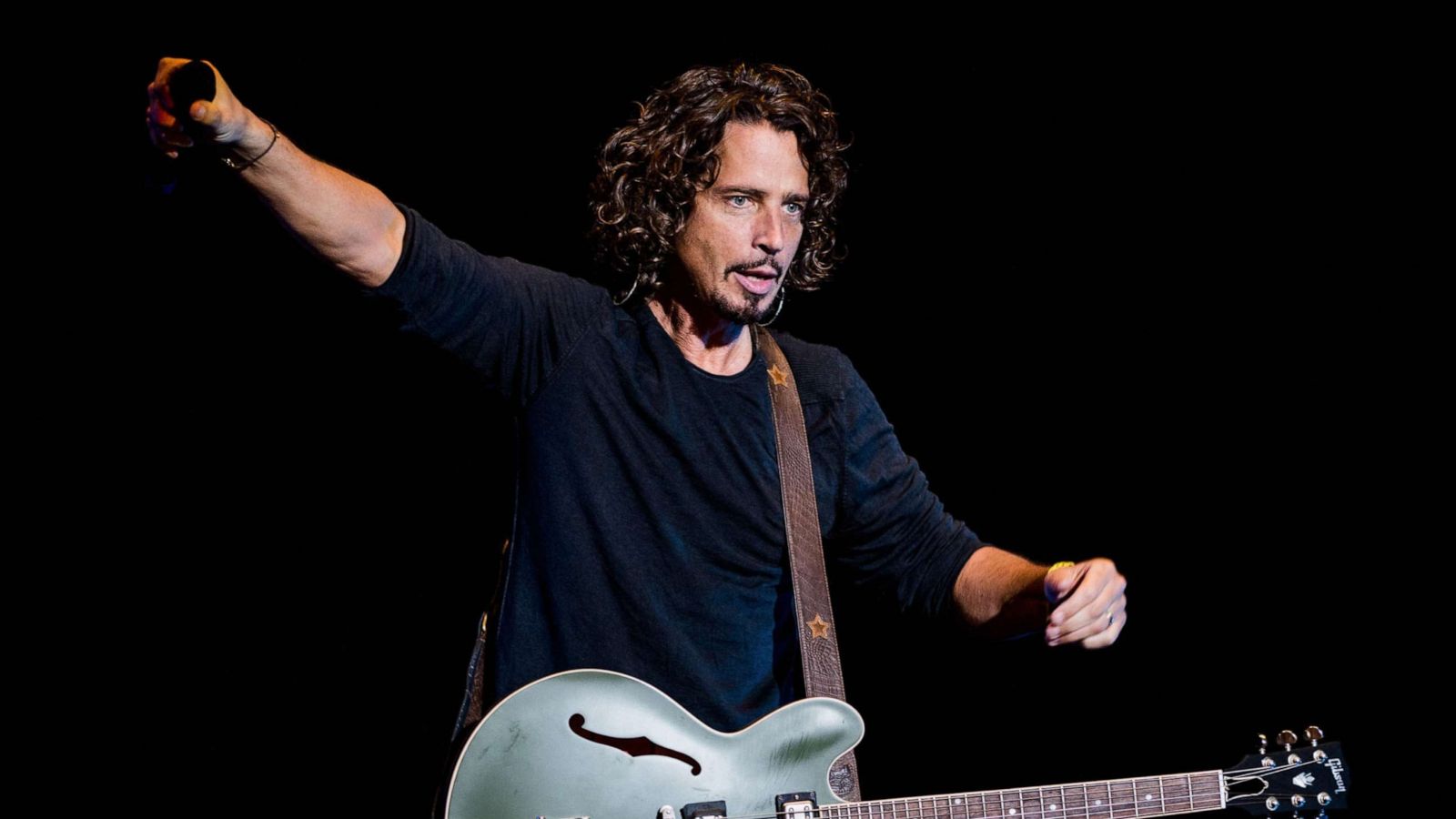 PHOTO: Chris Cornell of Soundgarden performs on stage during the 2014 Lollapalooza Brazil at Autodromo de Interlagos, April 6, 2014, in Sao Paulo, Brazil.