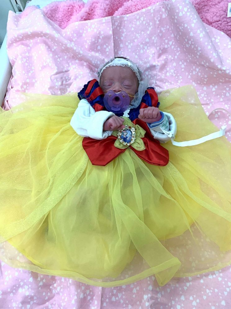PHOTO: This little girl looks like a real princess in her Snow White costume.