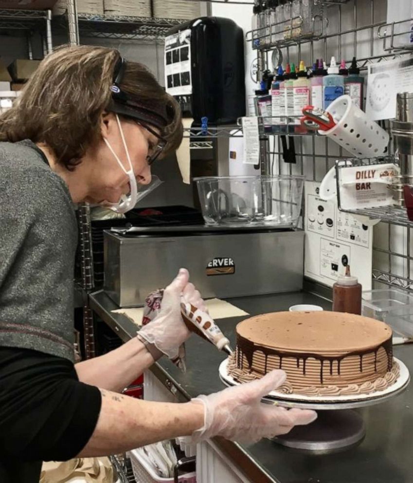 PHOTO: Dairy Queen worker icing a cake in Brainerd, Minnesota.