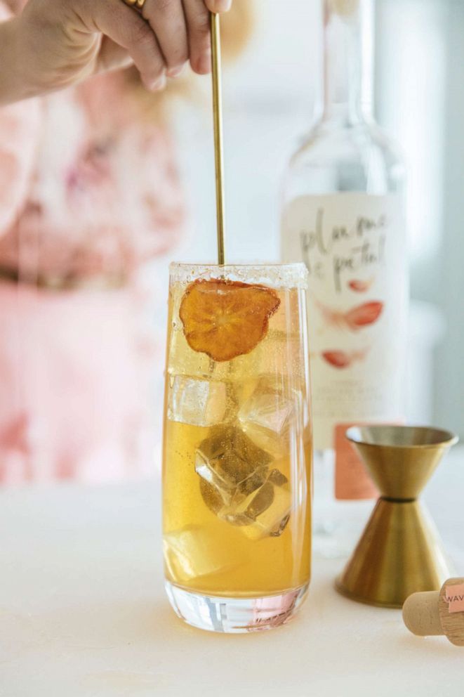 PHOTO: Daphne Oz's Spiked Peachy Iced Tea.