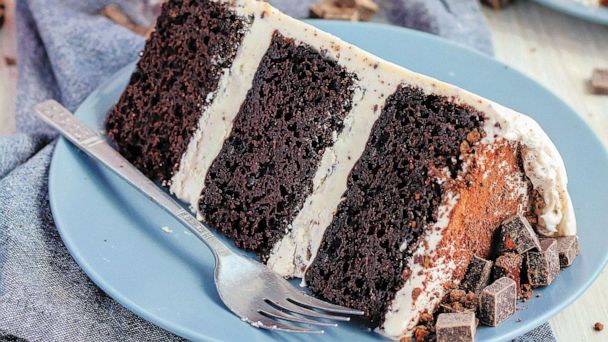 Mandy Merriman’s dark chocolate huckleberry shake cake recipe