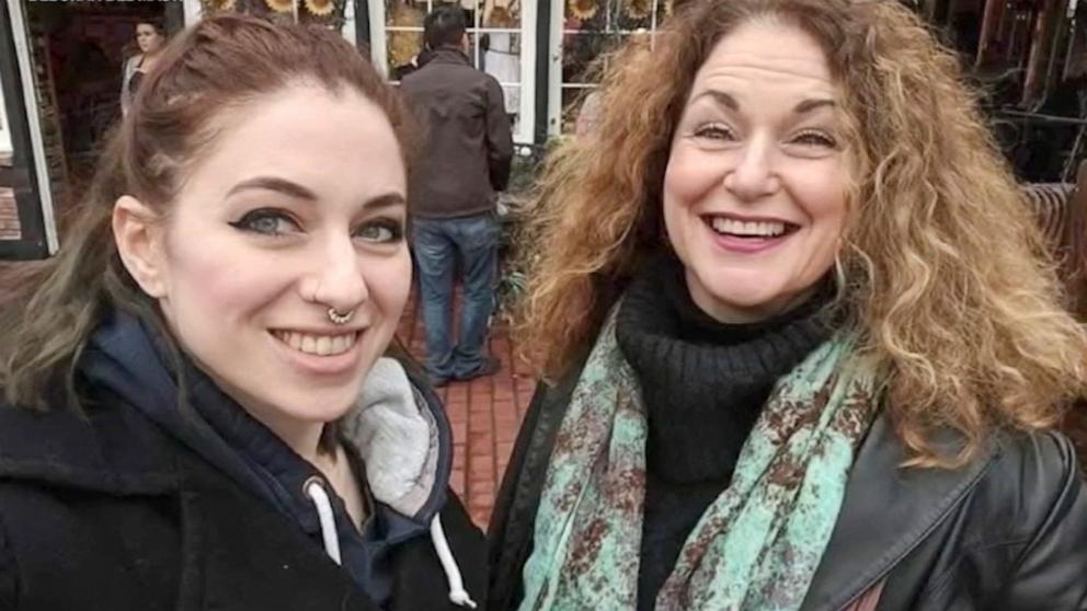 PHOTO: Deborah Del Mastro pictured with her daughter Sarah Donalds lost over $5,000 in an AI-generated kidnap scam.