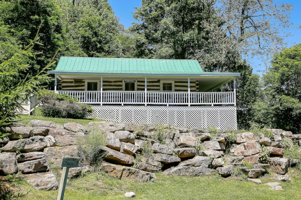 PHOTO: Here's how the 'Dirty Dancing' resort looks today and Mountain Lake Lodge, the backdrop for many scenes in the 1987 movie 'Dirty Dancing.' offers theme weekends.