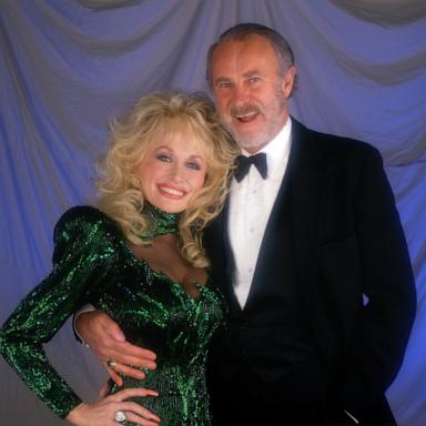 PHOTO: Dolly Parton and Dabney Coleman in 1988. 