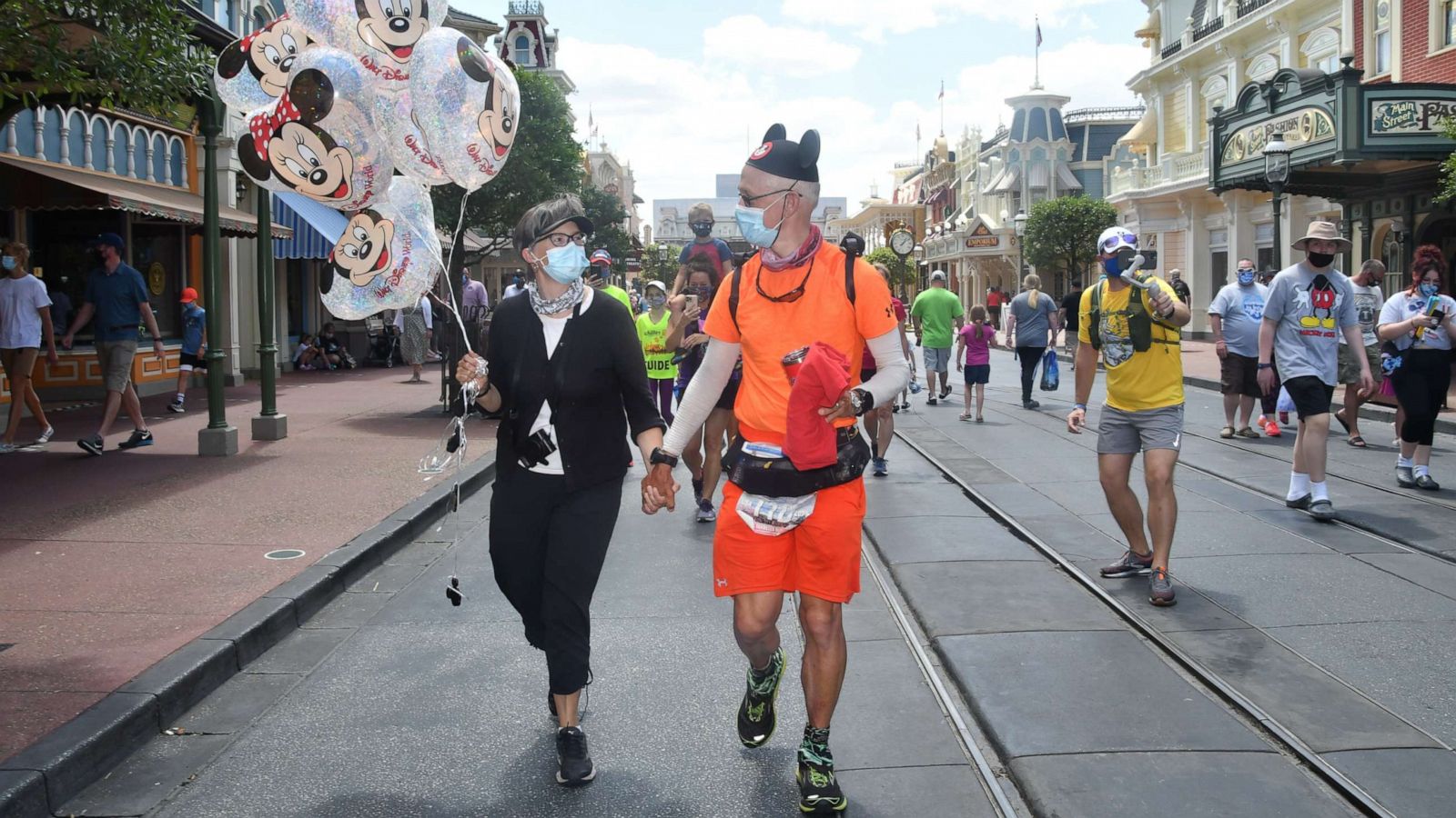 PHOTO: Don Muchow is the first person to complete a “Mouse to Mouse” run from Disneyland to Disney World.