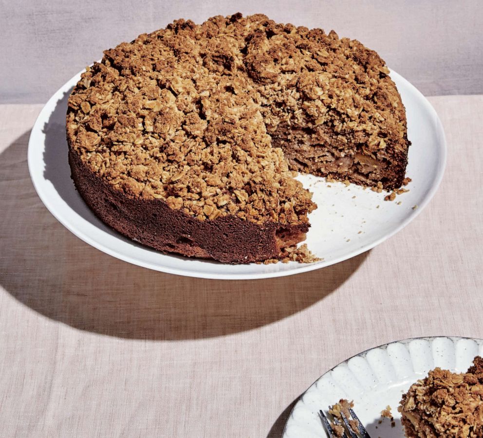 PHOTO: Double apple crumble cake from Claire Saffitz's new cookbook, "Dessert Person."
