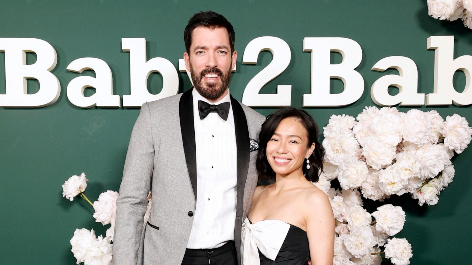 PHOTO: Drew Scott and Linda Phan attend 2023 Baby2Baby Gala Presented By Paul Mitchell in West Hollywood, CA, Nov. 11, 2023 .