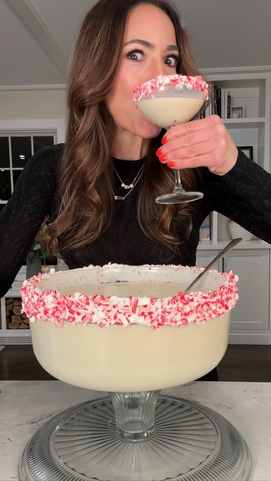 Festive DIY ornament drink that's perfect for holiday parties - ABC News